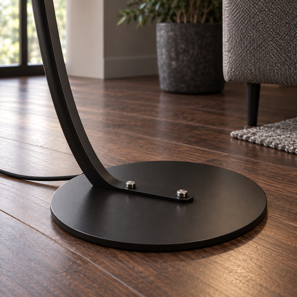 Crescent Floor Lamp — photograph 3